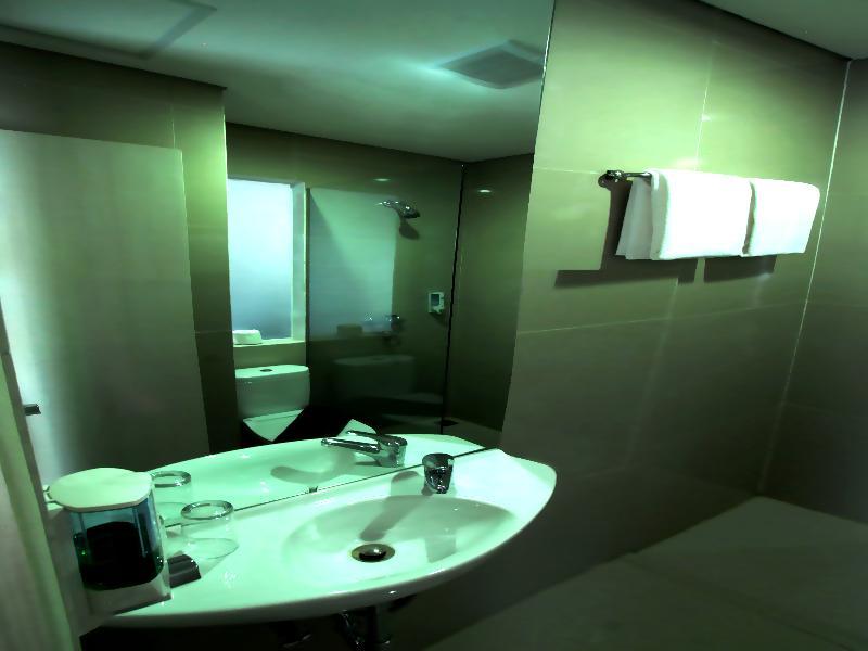 בנדונג Vio Hotel Veteran מראה חיצוני תמונה